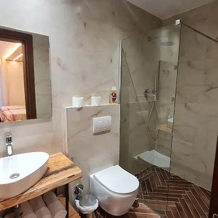 Hotel Neokulla - Hikers Hive *