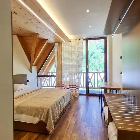 Neokulla - Hikers Hive מלון