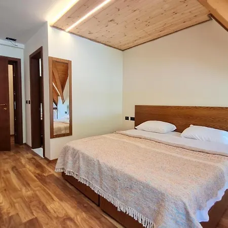 Neokulla - Hikers Hive فالبني