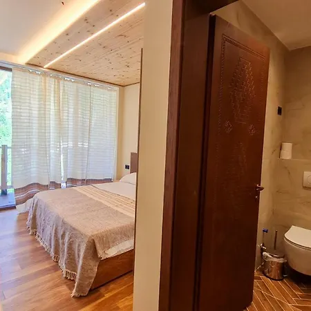 מלון Neokulla - Hikers Hive ולבונה